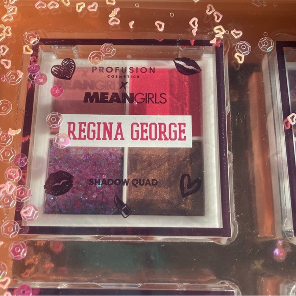 Official Meangirls Quad Eye Shadow Set - Picture 4 of 16